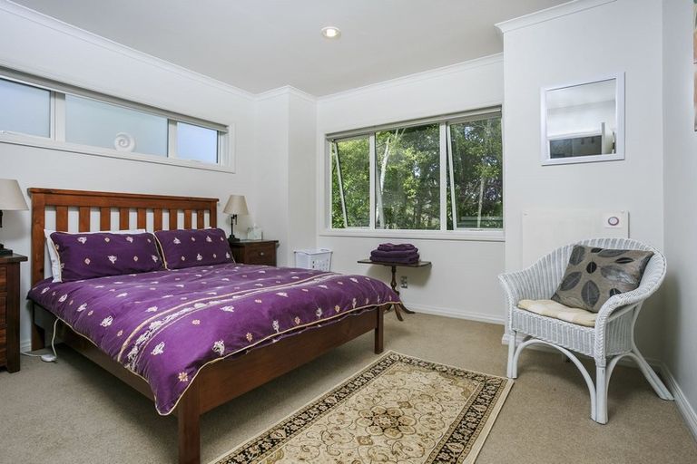 Photo of property in 41c Seaview Avenue, Northcote, Auckland, 0627
