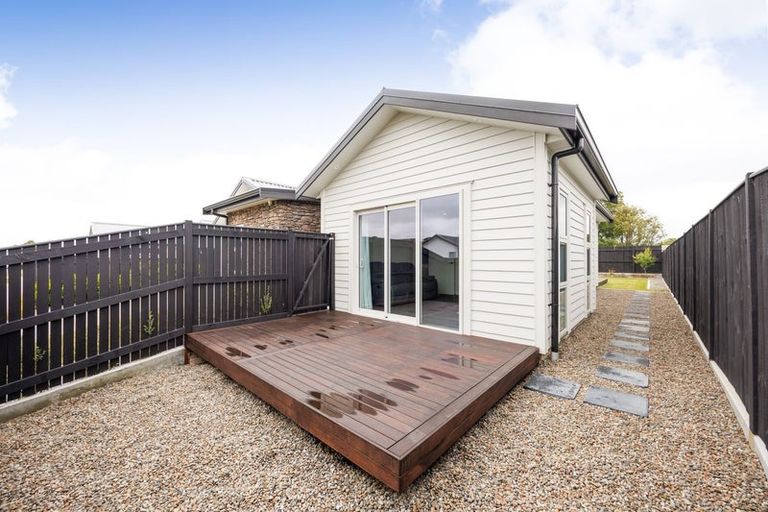 Photo of property in 72 Freedom Drive, Kelvin Grove, Palmerston North, 4414