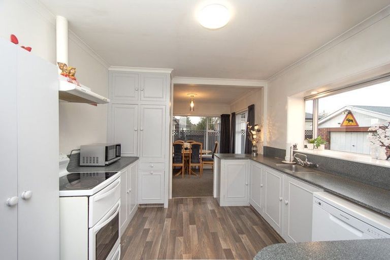 Photo of property in 38 Stanbury Avenue, Somerfield, Christchurch, 8024