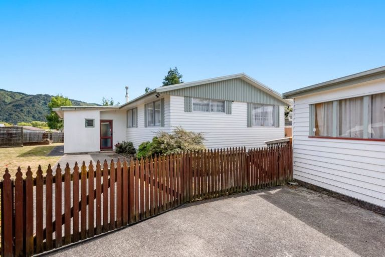 Photo of property in 143 Clouston Park Road, Clouston Park, Upper Hutt, 5018