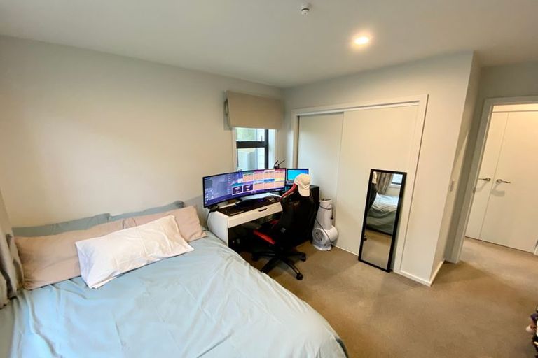 Photo of property in 32 Liberation Road, Papakura, 2110