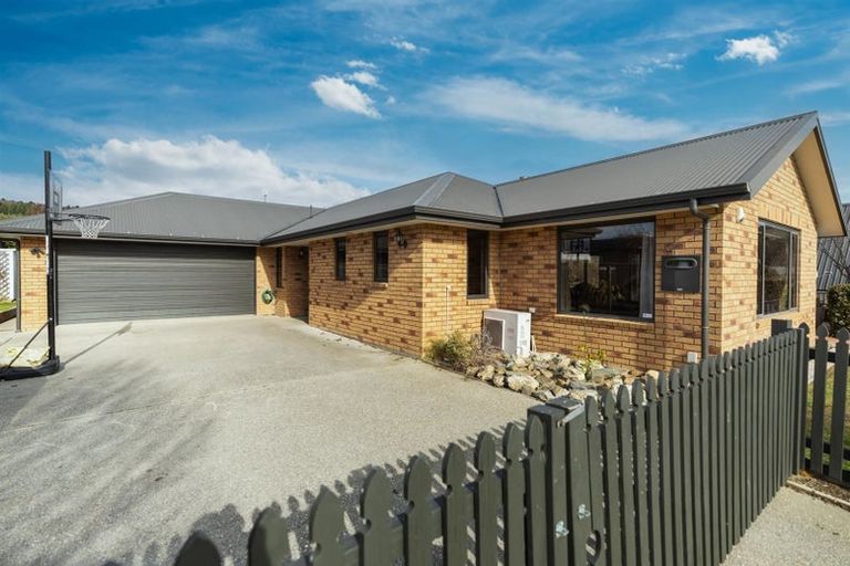 Photo of property in 29 Alice Burn Drive, Luggate, Cromwell, 9383