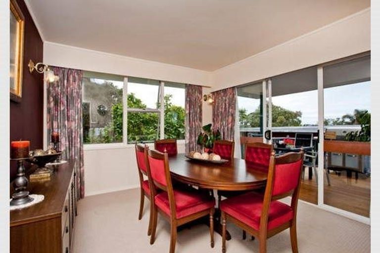Photo of property in 1 Hume Drive, Hillcrest, Auckland, 0627