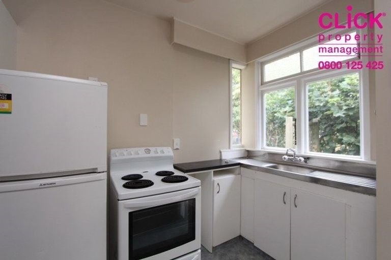Photo of property in 11 Eglinton Road, The Glen, Dunedin, 9011