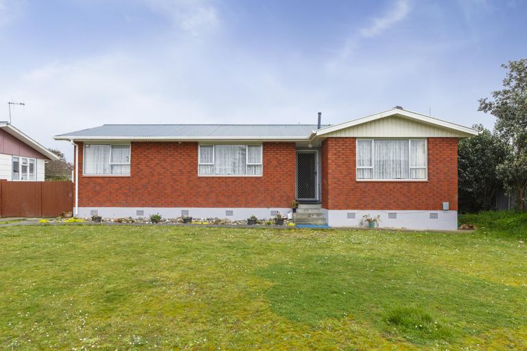 Photo of property in 5 Buller Place, Westbrook, Palmerston North, 4412