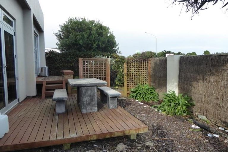 Photo of property in 96a Mana Esplanade, Paremata, Porirua, 5026