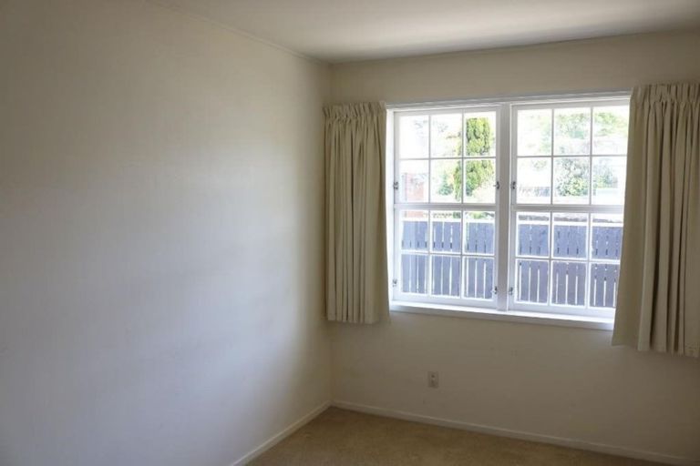 Photo of property in 2/53 Ludlam Crescent, Woburn, Lower Hutt, 5010