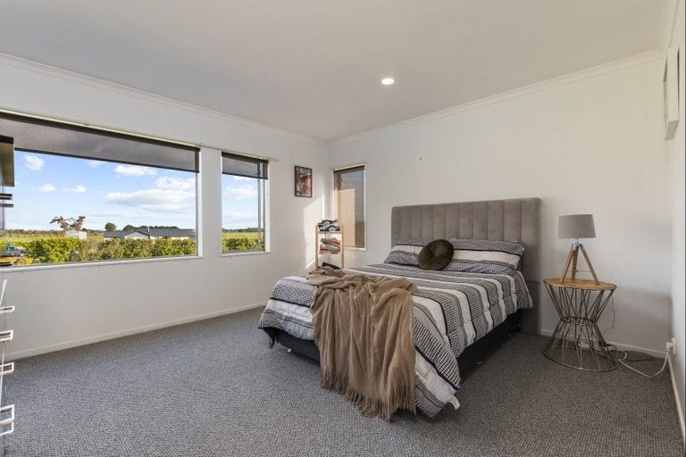 Photo of property in 72 Aranui Road, Kairanga, Palmerston North, 4475