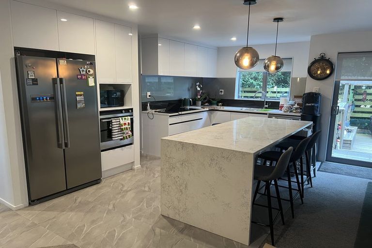 Photo of property in 9a Alan Avenue, Henderson, Auckland, 0610