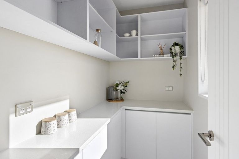 Photo of property in 18 Little Gem Road, Hornby, Christchurch, 8025