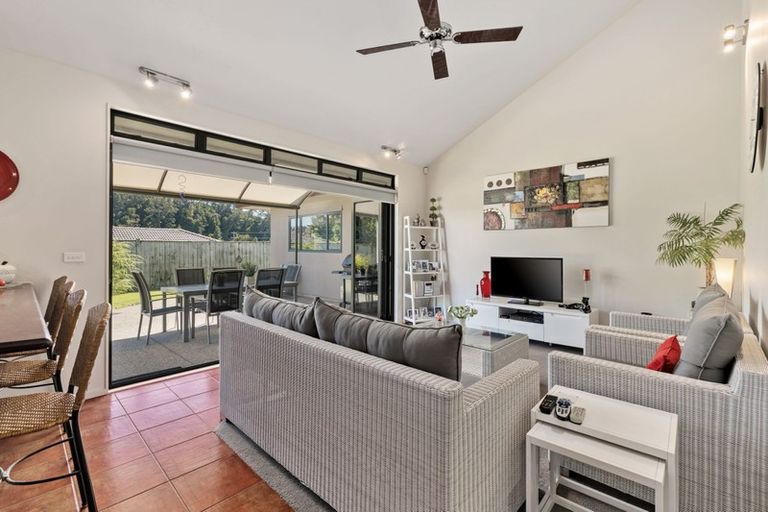 Photo of property in 4 Jade Court, Rosedale, Auckland, 0632