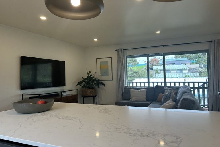 Photo of property in 79 Woodglen Road, Glen Eden, Auckland, 0602