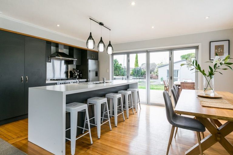 Photo of property in 5 Sheehan Street, Bay View, Napier, 4104