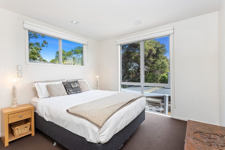 Photo of property in 92 Pemberton Avenue, Bayview, Auckland, 0629