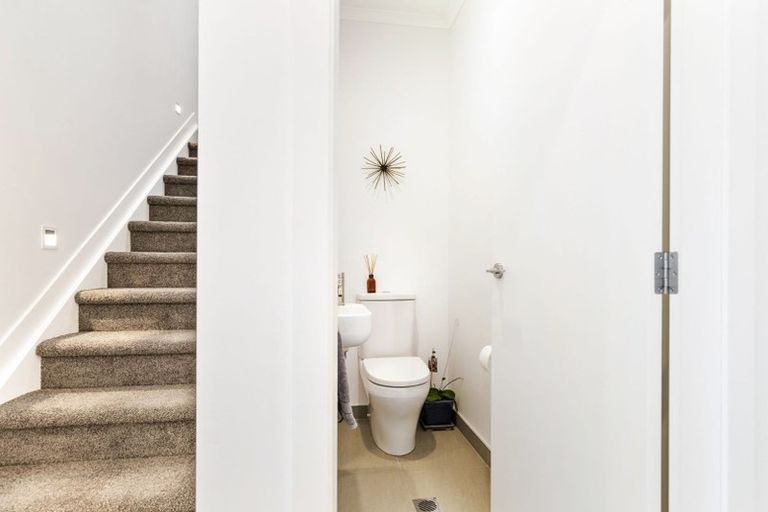 Photo of property in 7 Hudson Bay Road, Hobsonville, Auckland, 0616