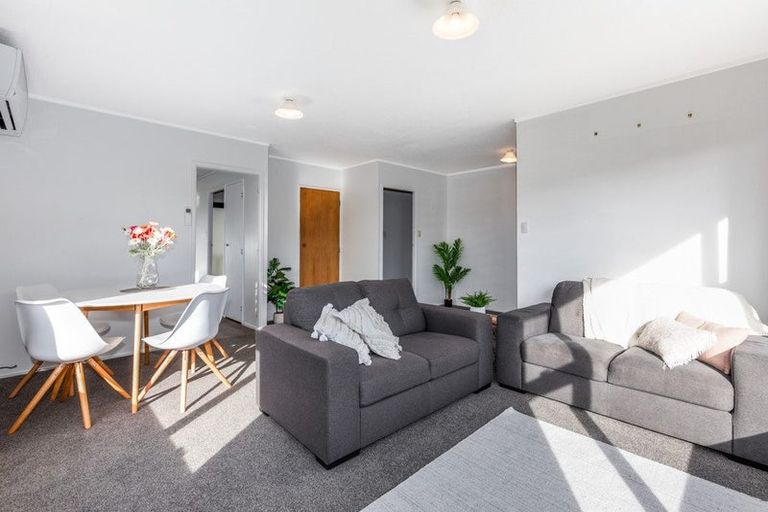 Photo of property in 49a Albatross Close, Whitby, Porirua, 5024