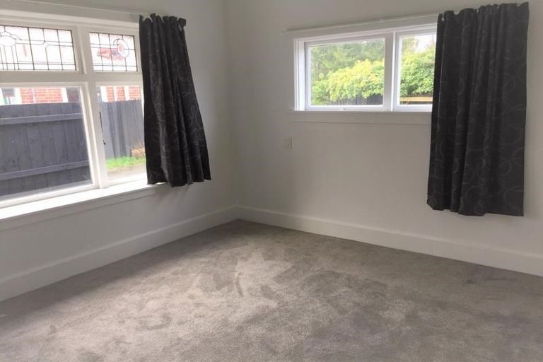 Photo of property in 1/170 Main North Road, Redwood, Christchurch, 8051