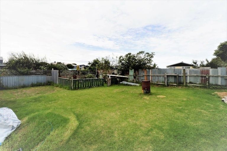 Photo of property in 28 Titoki Street, Castlecliff, Whanganui, 4501