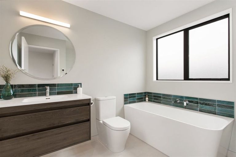 Photo of property in 5a Taylors Avenue, Bryndwr, Christchurch, 8052