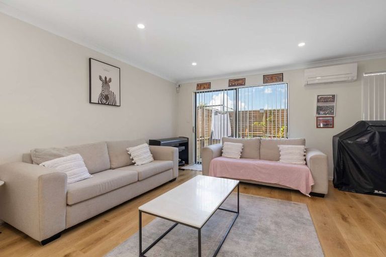 Photo of property in 27 Sun Orchid Avenue, Wiri, Auckland, 2104