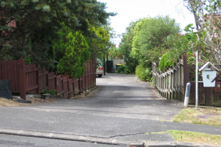 Photo of property in 2/3 Ceramco Place, Torbay, Auckland, 0630