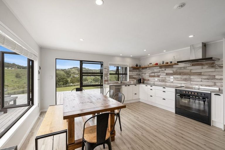 Photo of property in 525 Valley Road, Kaiwaka, 0573