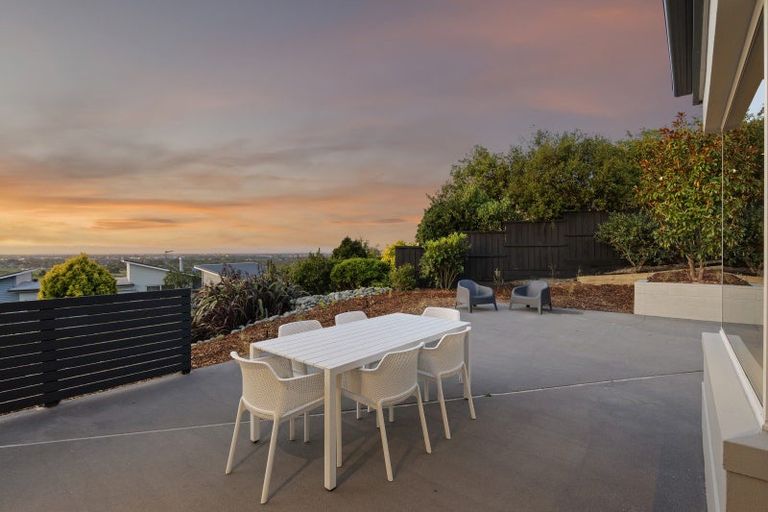 Photo of property in 37 Highcrest Heights, Westmorland, Christchurch, 8025