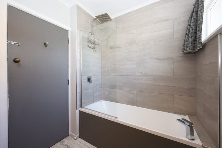 Photo of property in 14 Glendale Crescent, Holmes Hill, Oamaru, 9401