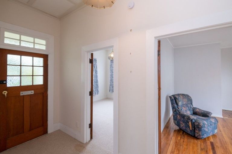 Photo of property in 9 Preston Street, Eltham, 4322