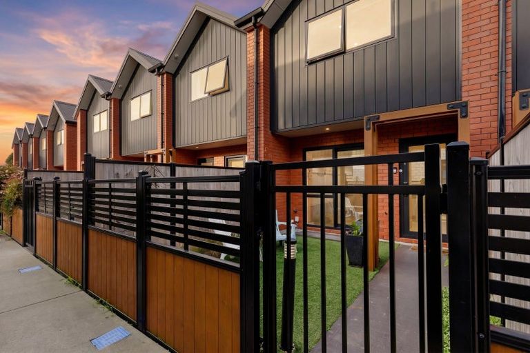 Photo of property in 4/12 Biddle Crescent, Taita, Lower Hutt, 5011