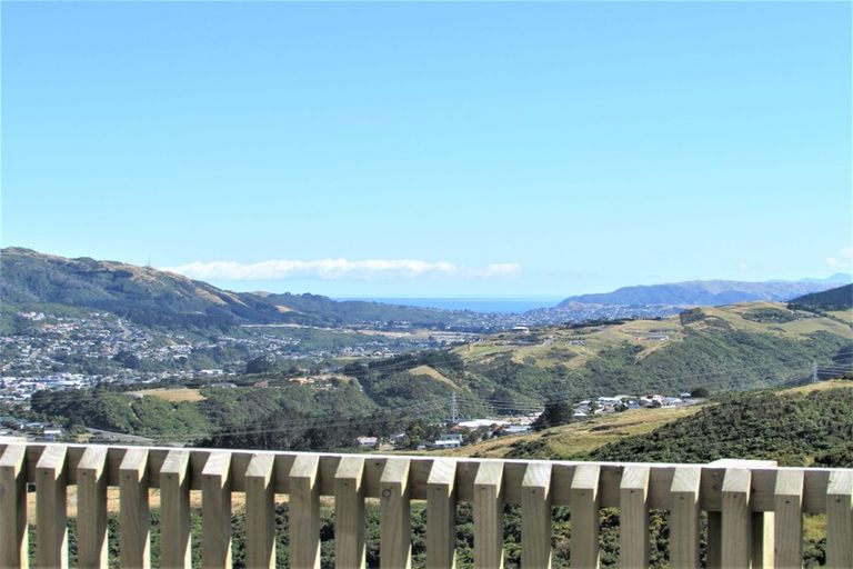 Photo of property in 33 Havana Rise, Grenada Village, Wellington, 6037