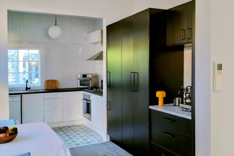 Photo of property in 127 Muritai Road, Eastbourne, Lower Hutt, 5013