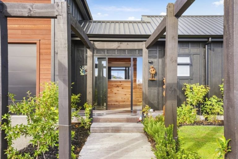 Photo of property in 42 Botanical Heights Drive, Waipahihi, Taupo, 3330