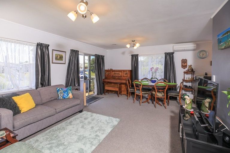 Photo of property in 53 Crawshaw Drive, Nawton, Hamilton, 3200