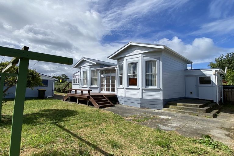 Photo of property in 131 Weraroa Road, Levin, 5510
