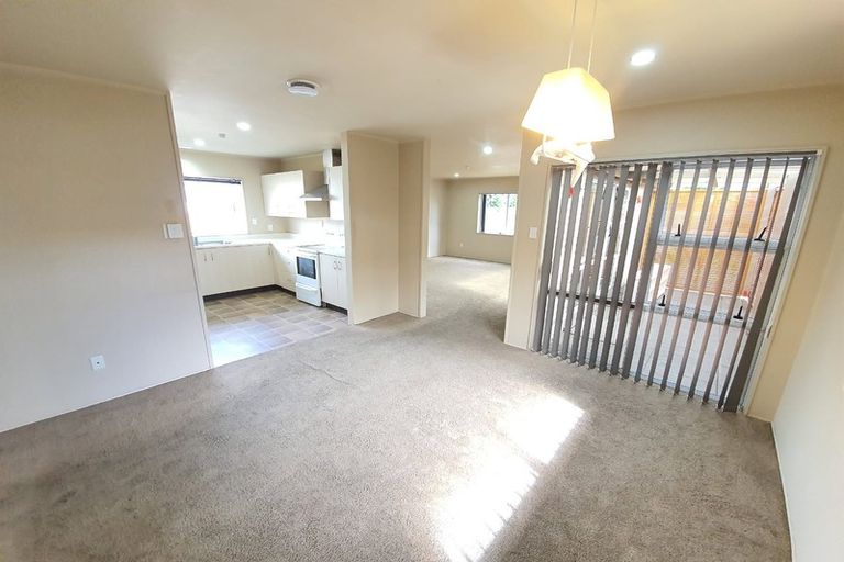 Photo of property in 2/4 South Street, Papakura, 2110