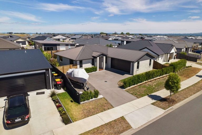 Photo of property in 26 Harding Drive, Papamoa Beach, Papamoa, 3118