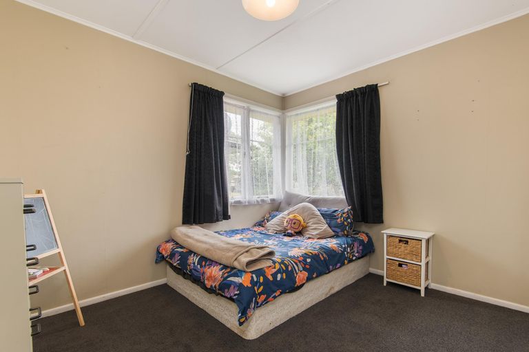 Photo of property in 24 Snowdon Avenue, Terrace End, Palmerston North, 4410