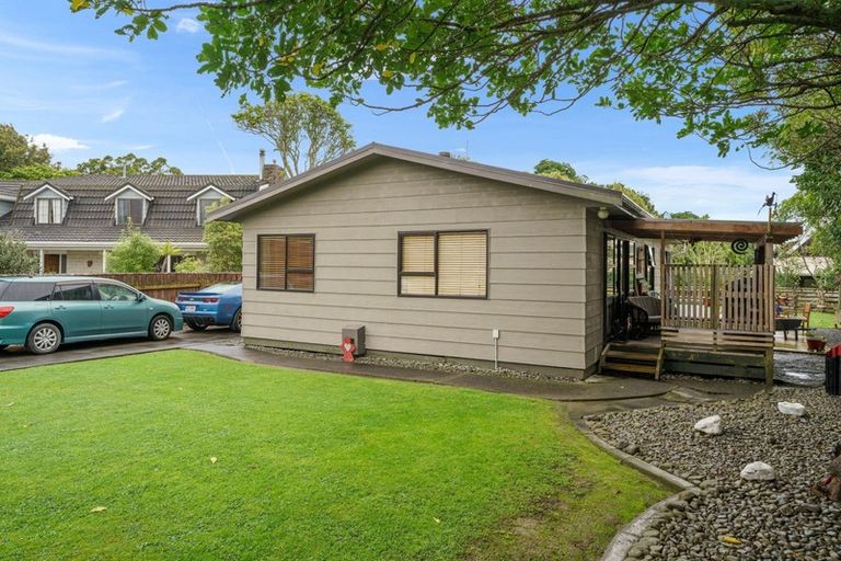 Photo of property in 17 Oriwa Crescent, Otaki, 5512
