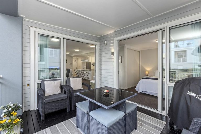 Photo of property in 90 Panorama Heights, Orewa, 0931