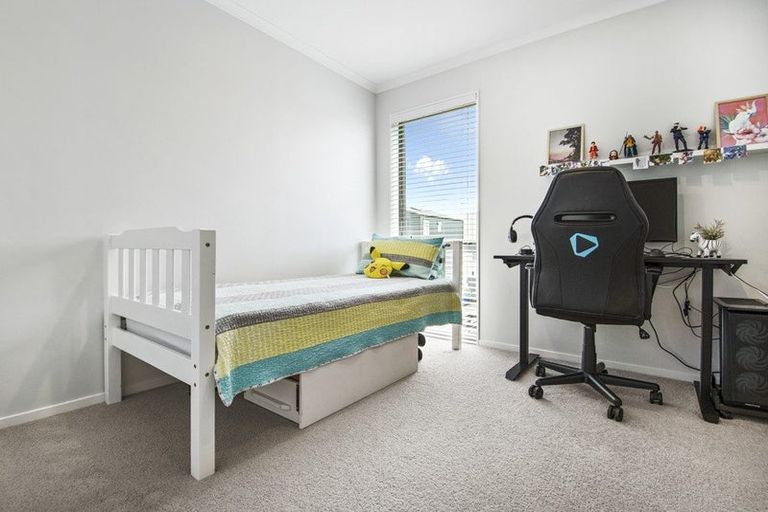 Photo of property in 30 Ringa Matau Road, Hobsonville, Auckland, 0616