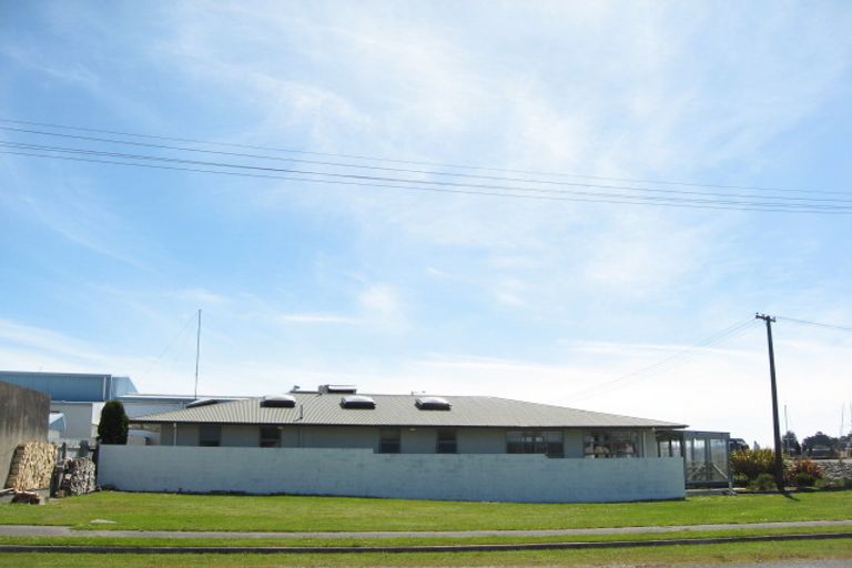 Photo of property in 4 Russell Street, Westport, 7825