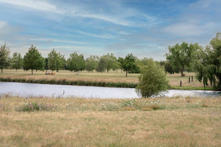 Photo of property in 199 Lake Hood Drive, Huntingdon, Ashburton, 7774