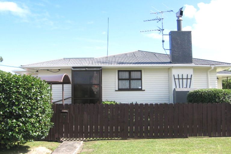 Photo of property in 1 Alan Avenue, Henderson, Auckland, 0610