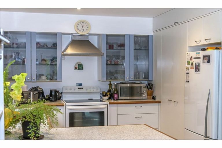 Photo of property in 3/12 Herons Way, Northcote, Auckland, 0627