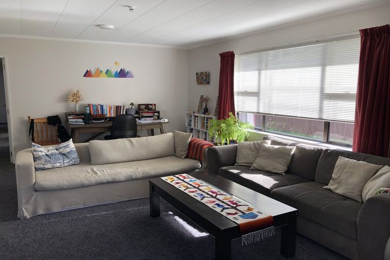 Photo of property in 5a Massey Street, Westown, New Plymouth, 4310
