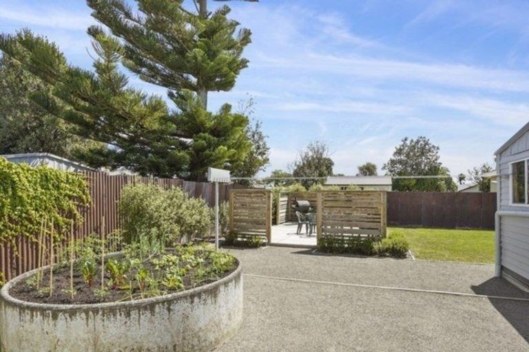 Photo of property in 6 Tararua Terrace, Cloverlea, Palmerston North, 4412