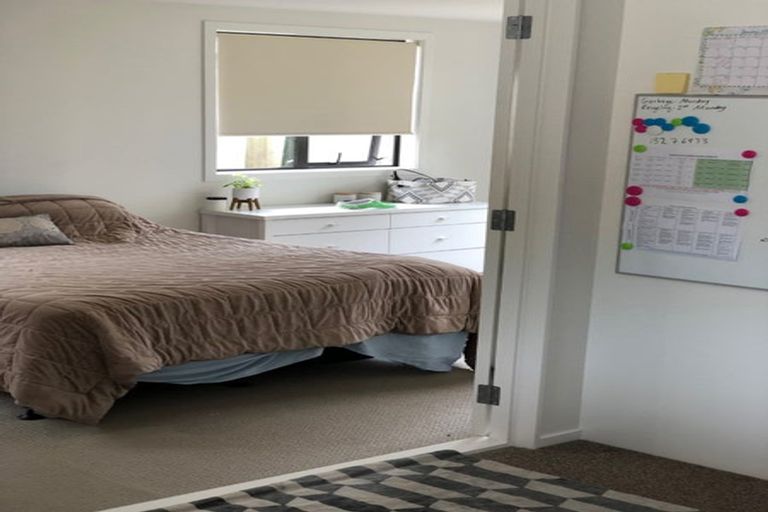 Photo of property in 40 Trinidad Road, Sunnynook, Auckland, 0620