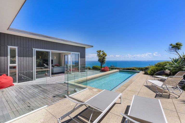 Photo of property in 411 Oaia Road, Muriwai, 0881