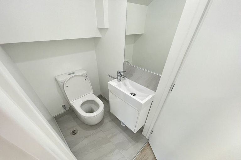 Photo of property in 2/61 East Street, Papakura, 2110